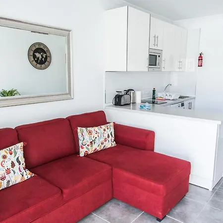 Sunny Days With Shared Pool And Free Wifi Puerto del Carmen (Lanzarote)
