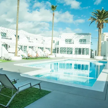 Sunny Days With Shared Pool And Free Wifi Apartment