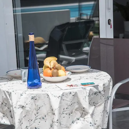 Sunny Days With Shared Pool And Free Wifi Apartment Puerto del Carmen (Lanzarote)