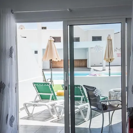Sunny Days With Shared Pool And Free Wifi *